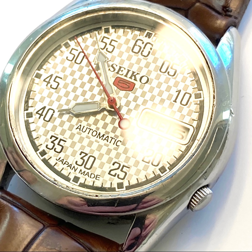 Automatic watch by SEIKO. Works Great